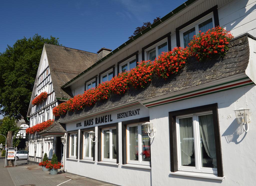 Hotel Haus Rameil Lennestadt Exterior photo